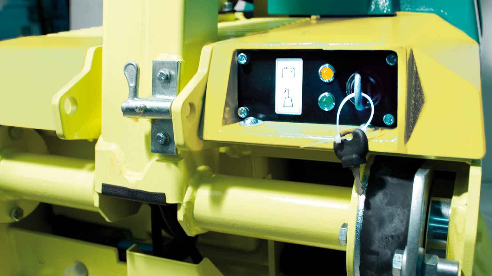Placa compactoare reversibila hidrostatica AMMANN APH 100-20