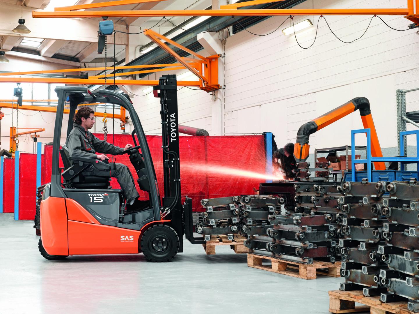 Stivuitor Electric TOYOTA Traigo 48, 3-roti 1.6 t