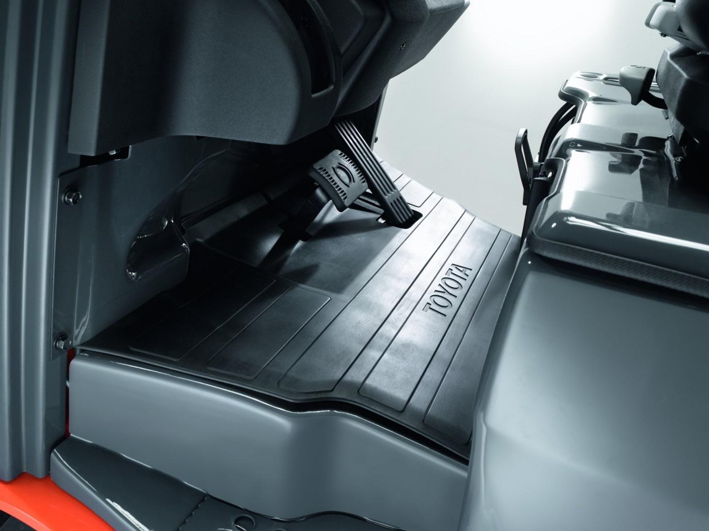 Stivuitor Electric TOYOTA Traigo 48, 3-roti 1.8 t